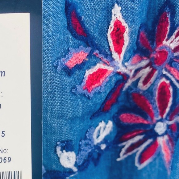 Romeo + Juliet Couture NEW Floral Embroidered Chambray Denim Mini Dress Sz Med - Picture 5 of 9